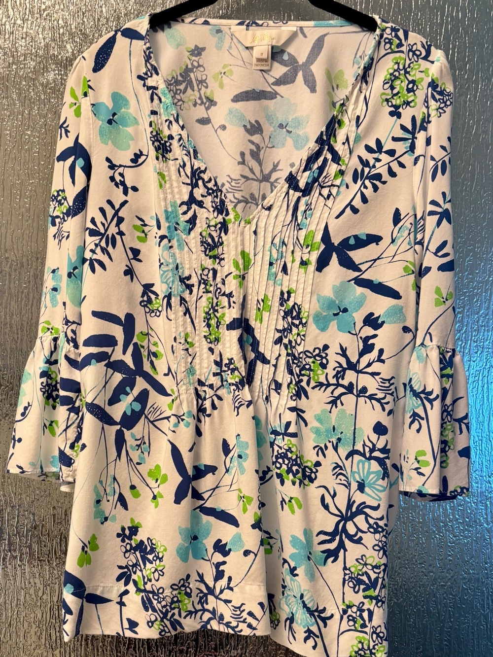 Lilly Pulitzer Floral V-Neck Tunic Top in White and Blue